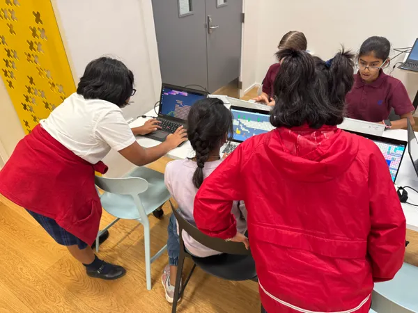 Rangatahi engaged in technology sessions